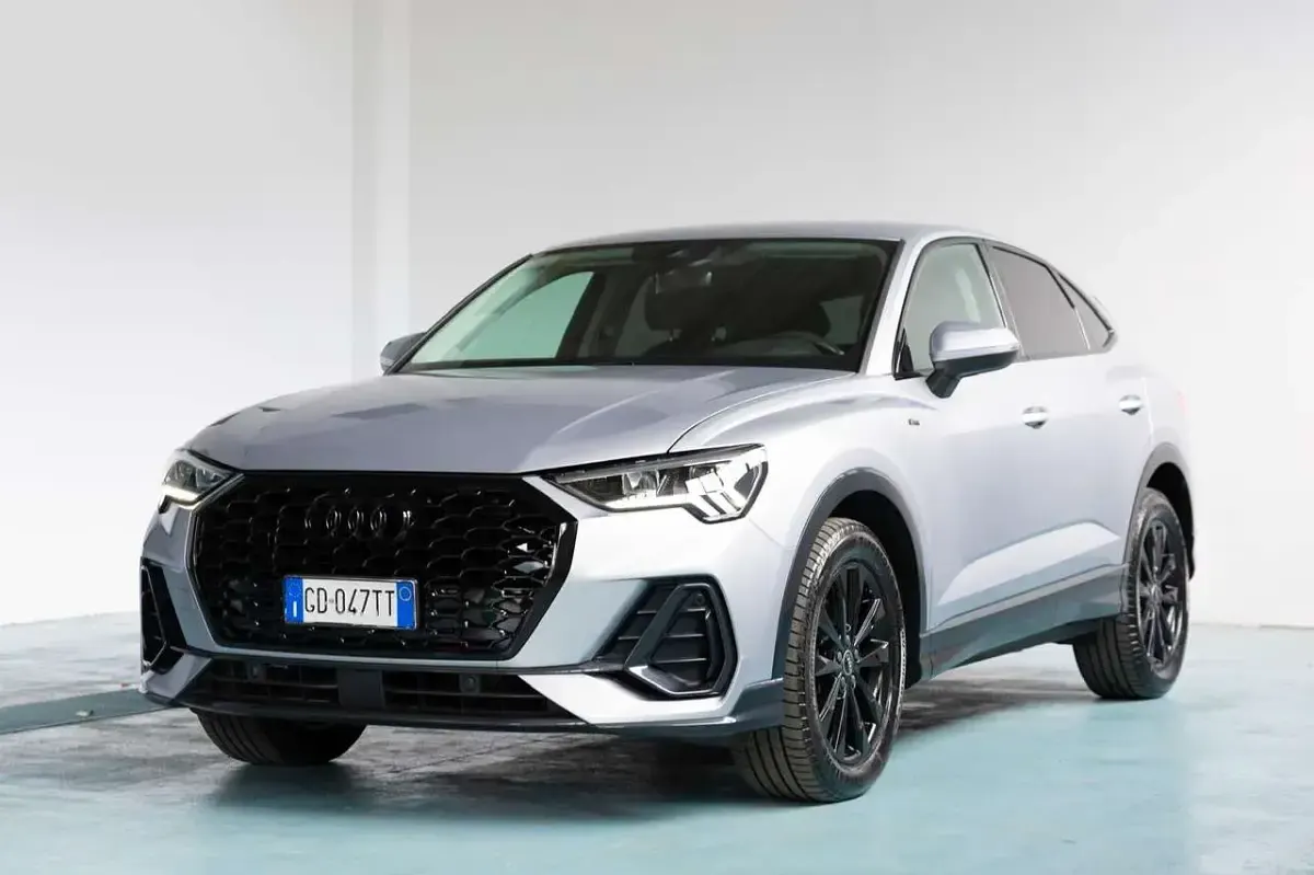 Usata Audi Q3 Sportback Black Edition 150 CV (110 kW) 2021 Grigio SUV