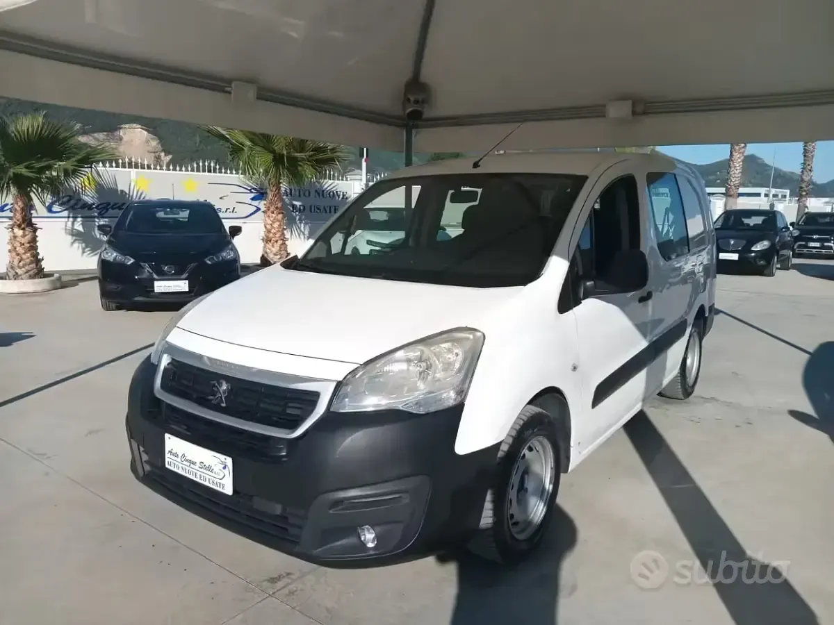 Käytetty Peugeot Partner 99 HP (72 kW) 2018 Valkoinen Tila-auto