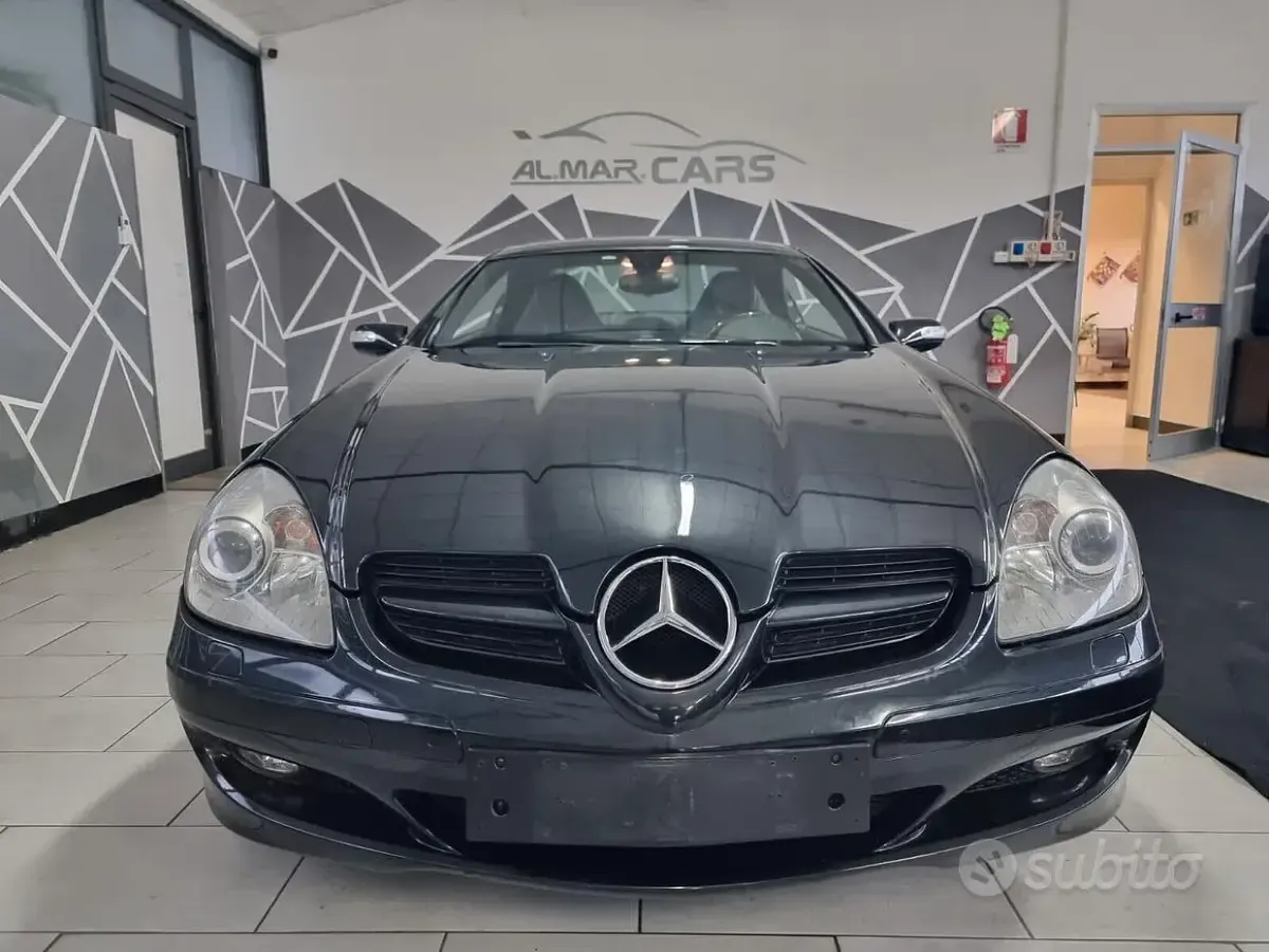 Usata Mercedes SLK350 AMG 272 CV (200 kW) 2004 Nero Cabrio