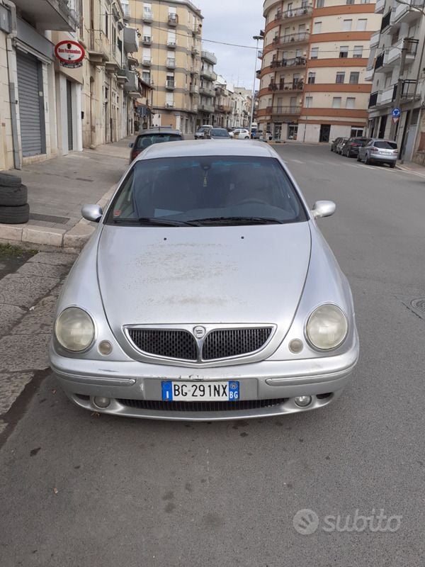 Usata Lancia Lybra 116 CV (85 kW) 2003 Grigio Berlina