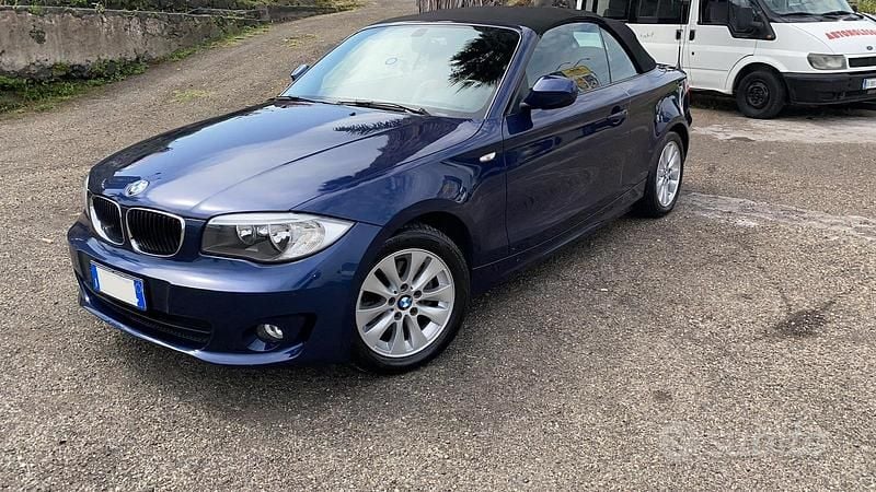 Usata BMW 118 Cabriolet Comfort Edition 143 CV (105 kW) 2012 Blu Cabrio