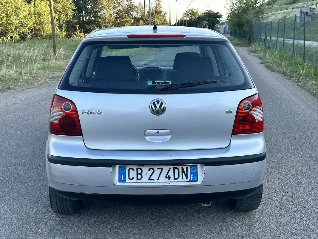 Usata VW Polo Comfortline 75 CV (55 kW) 2003 Berlina