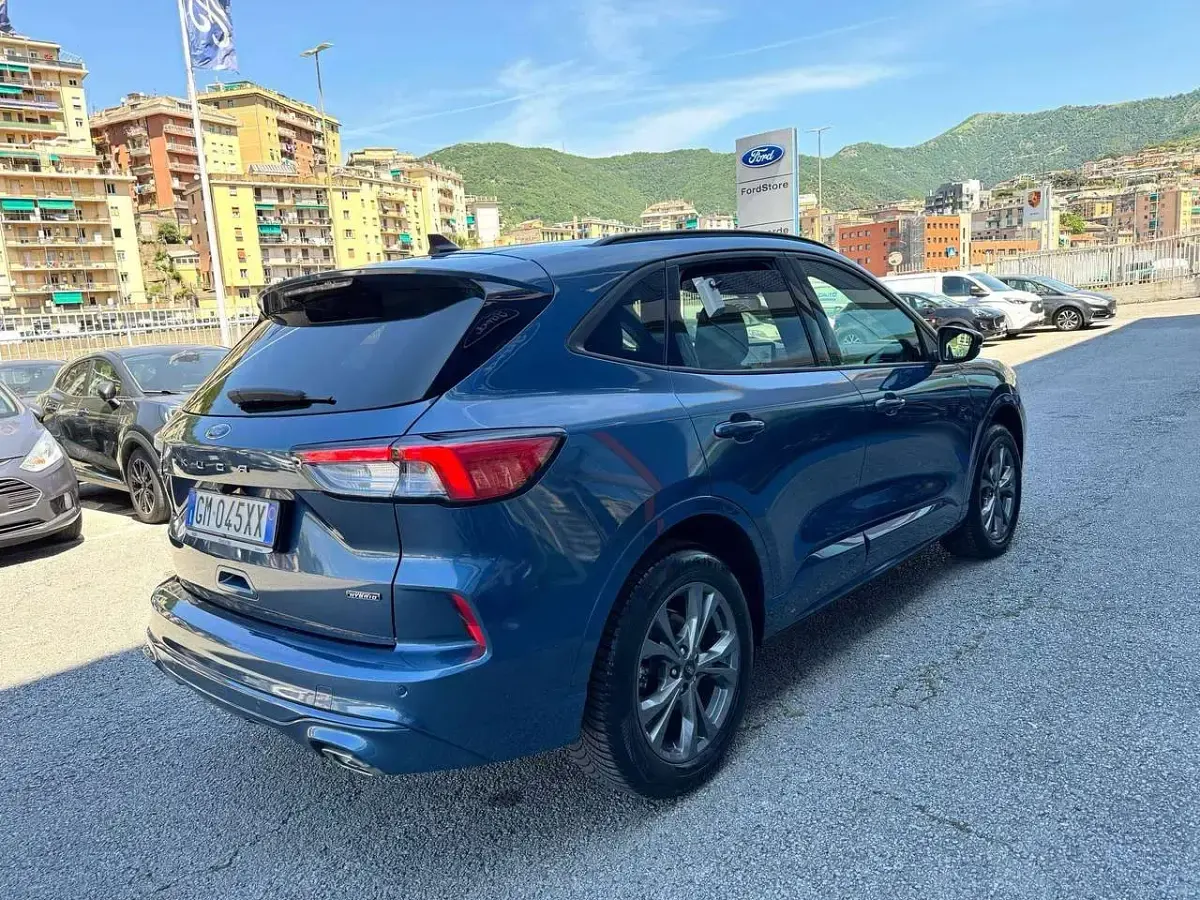 Usata Ford Kuga ST-Line X 152 CV (111 kW) 2023 Blu/azzurro SUV