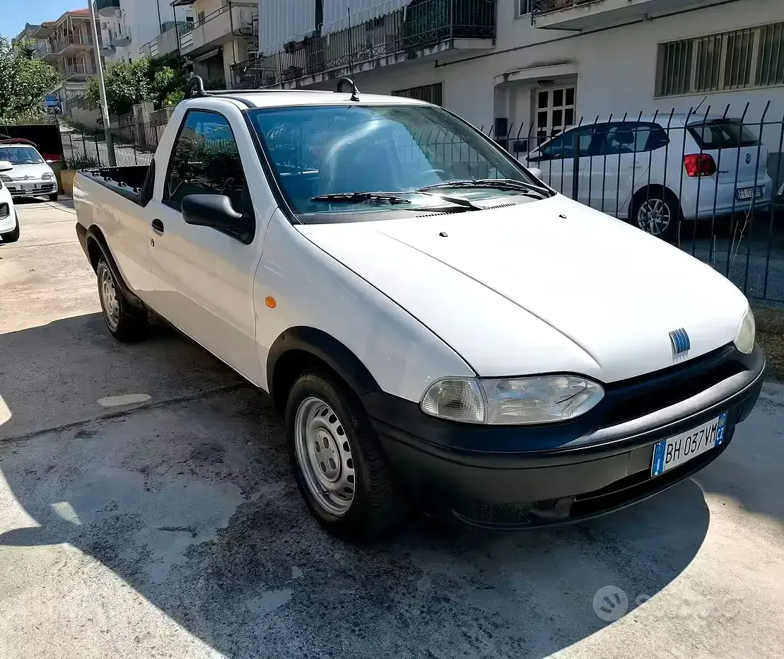 Usata Fiat Strada 69 CV (50 kW) 2000 Bianco Pick-up