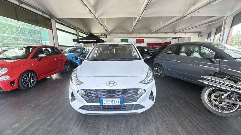 Whiate Usata 2021 Hyundai i10 Advanced Due volumi | 10.500 € (Buon prezzo) - Immagine 1/4