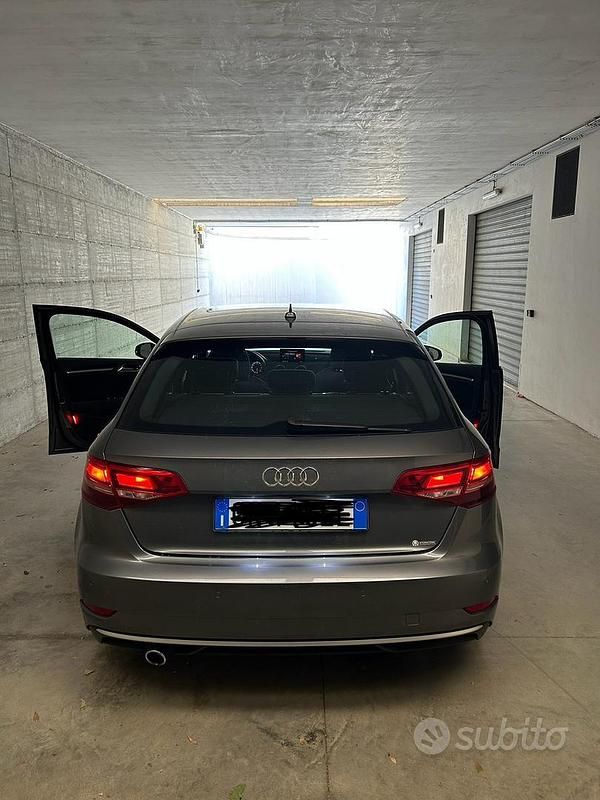 Usata Audi A3 Ambiente 110 CV (80 kW) 2017 Grigio Utilitaria