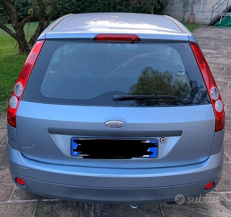 Usata Ford Fiesta 75 CV (55 kW) 2005 Utilitaria