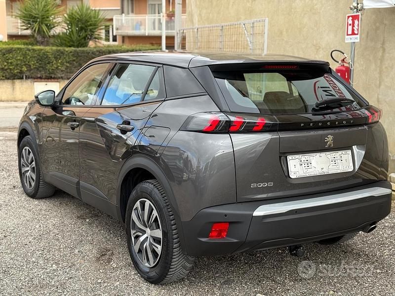 Usata Peugeot 2008 Allure 110 CV (80 kW) 2021 Grigio SUV