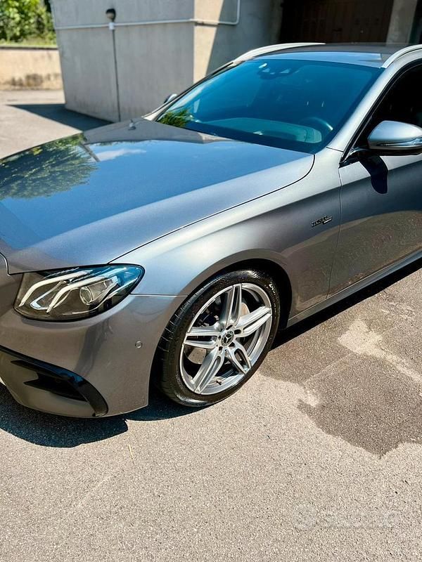 Usata Mercedes E220 AMG line 194 CV (142 kW) 2019 Berlina