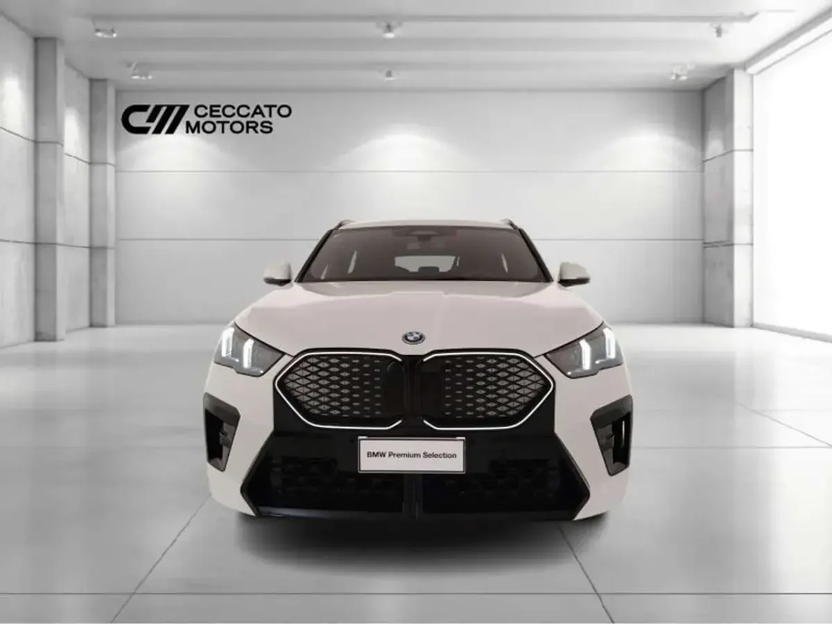 Usata BMW iX2 M Sport 230 kW (313 CV) 2025 Bianco SUV