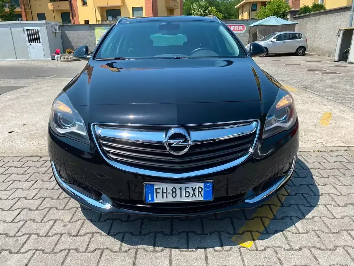 Usata Opel Insignia Cosmo 136 CV (100 kW) 2017 Nero Station wagon