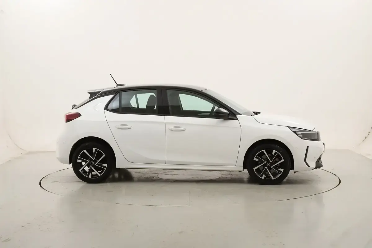 Usata Opel Corsa 101 CV (74 kW) 2025 Utilitaria