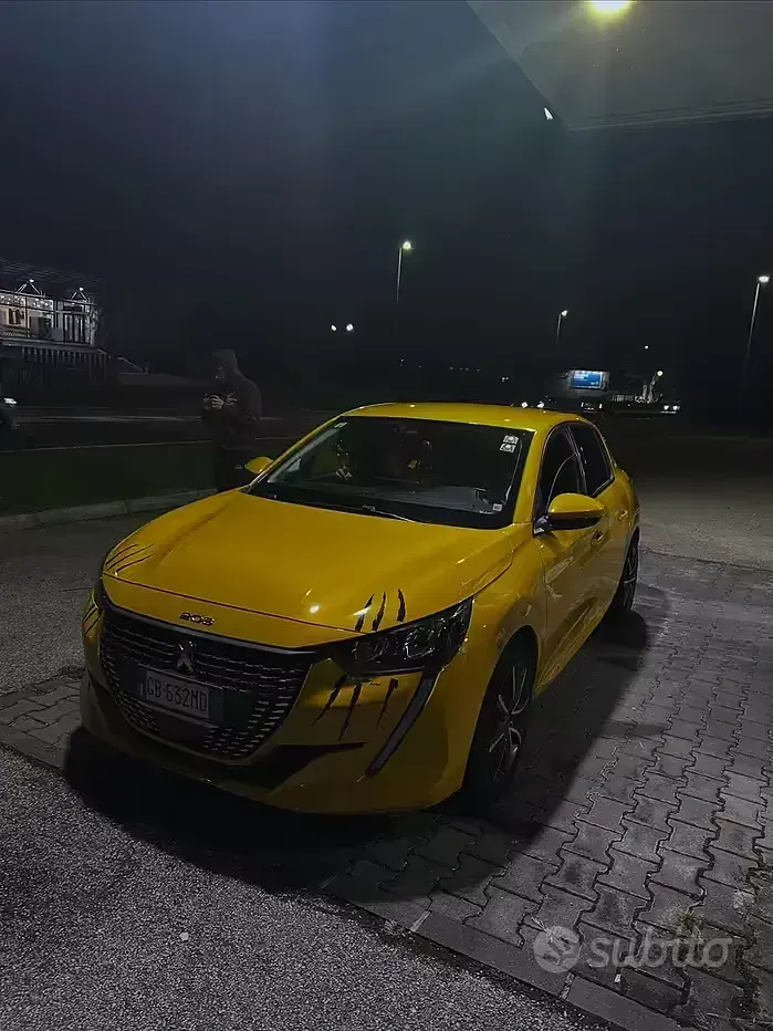 Usata Peugeot 208 101 CV (74 kW) 2019 Giallo Utilitaria
