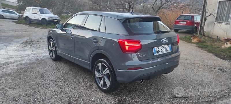 Usata Audi Q2 Admired 116 CV (85 kW) 2020 Grigio SUV