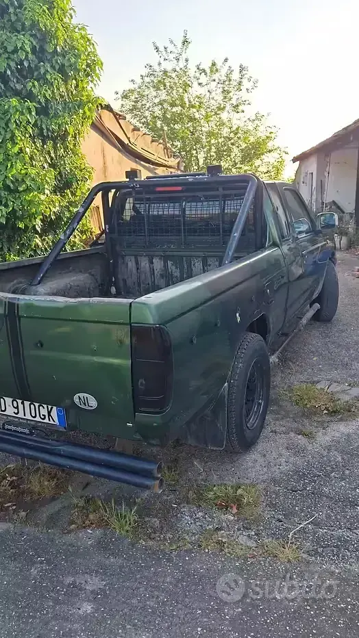 Usata Nissan King 104 CV (76 kW) 1999 Verde Pick-up