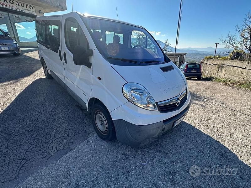 Usata Opel Vivaro 120 CV (88 kW) 2009 Bianco Monovolume