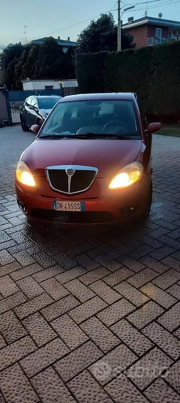 Usata Lancia Ypsilon 60 CV (44 kW) 2007 Rosso Utilitaria