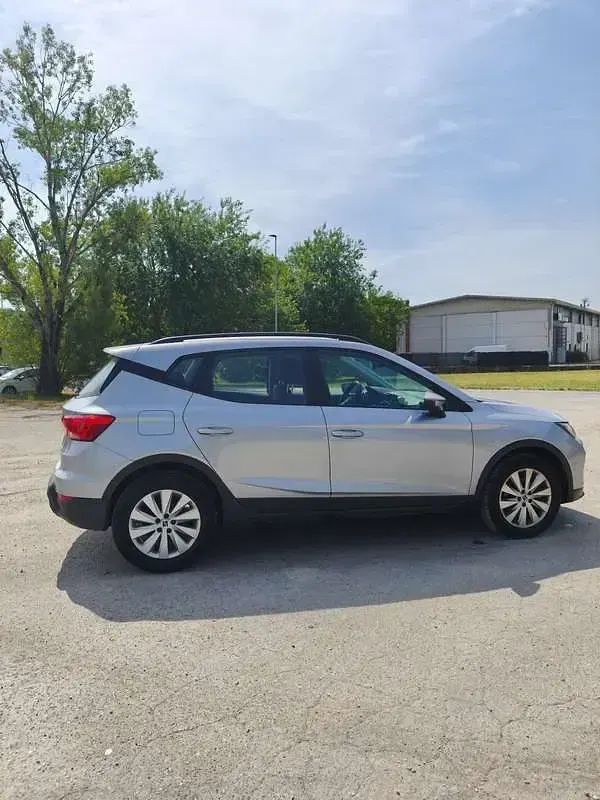 Usata Seat Arona Style 95 CV (69 kW) 2022 Grigio SUV