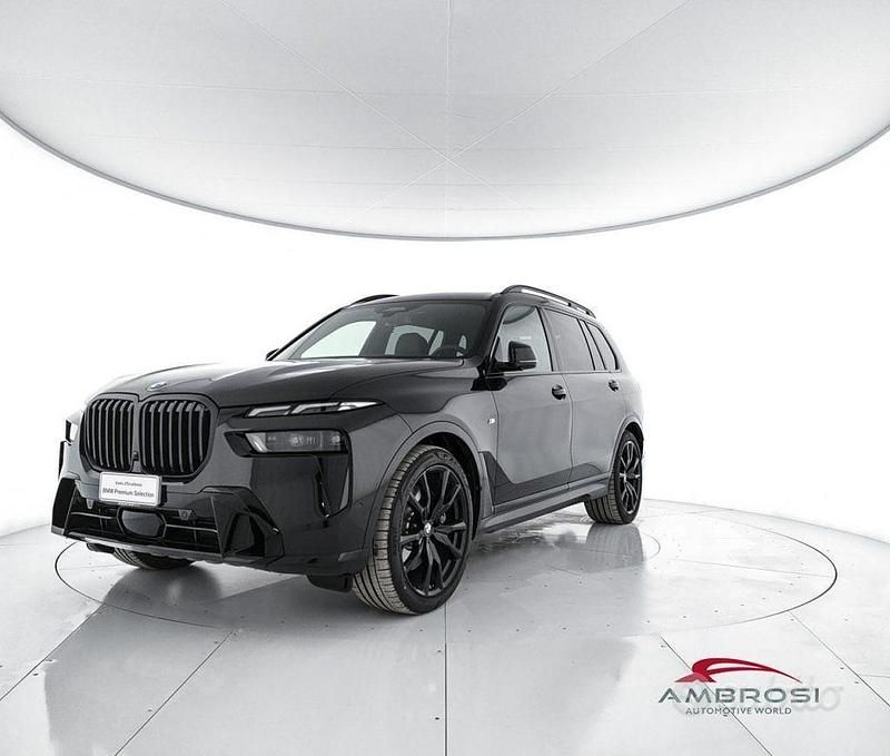 Usata BMW X7 Comfort Edition 352 CV (258 kW) 2025 Black sapphire metallizzato SUV