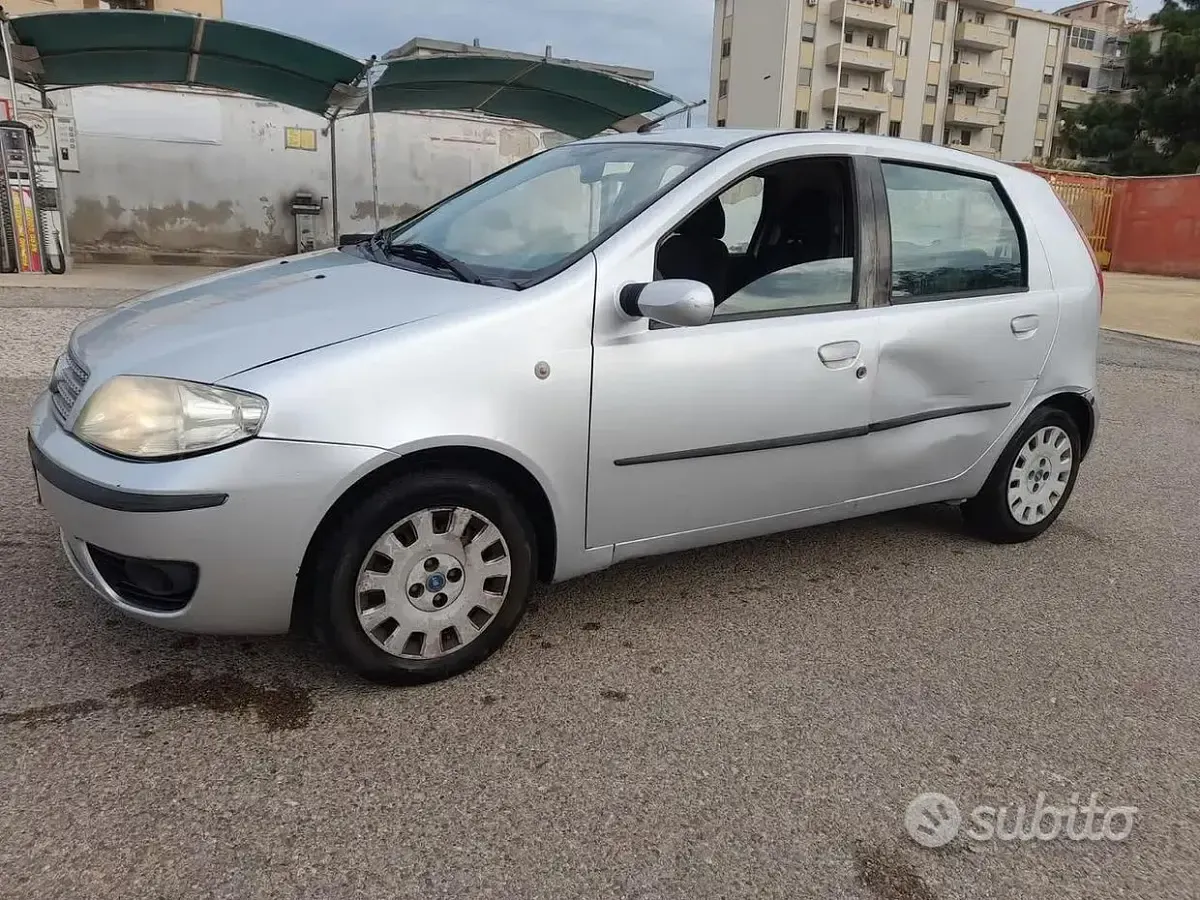 Usata Fiat Punto 69 CV (50 kW) 2007 Grigio Utilitaria