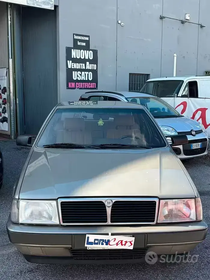Usata Lancia Thema 120 CV (88 kW) 1986 Grigio Berlina