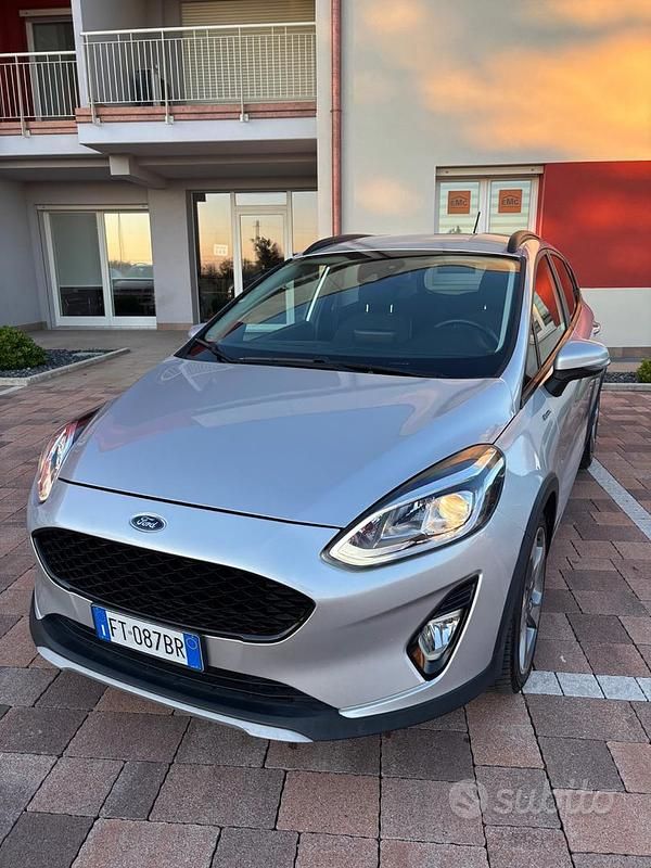Usata Ford Fiesta Vignale 86 CV (63 kW) 2019 Grigio Berlina