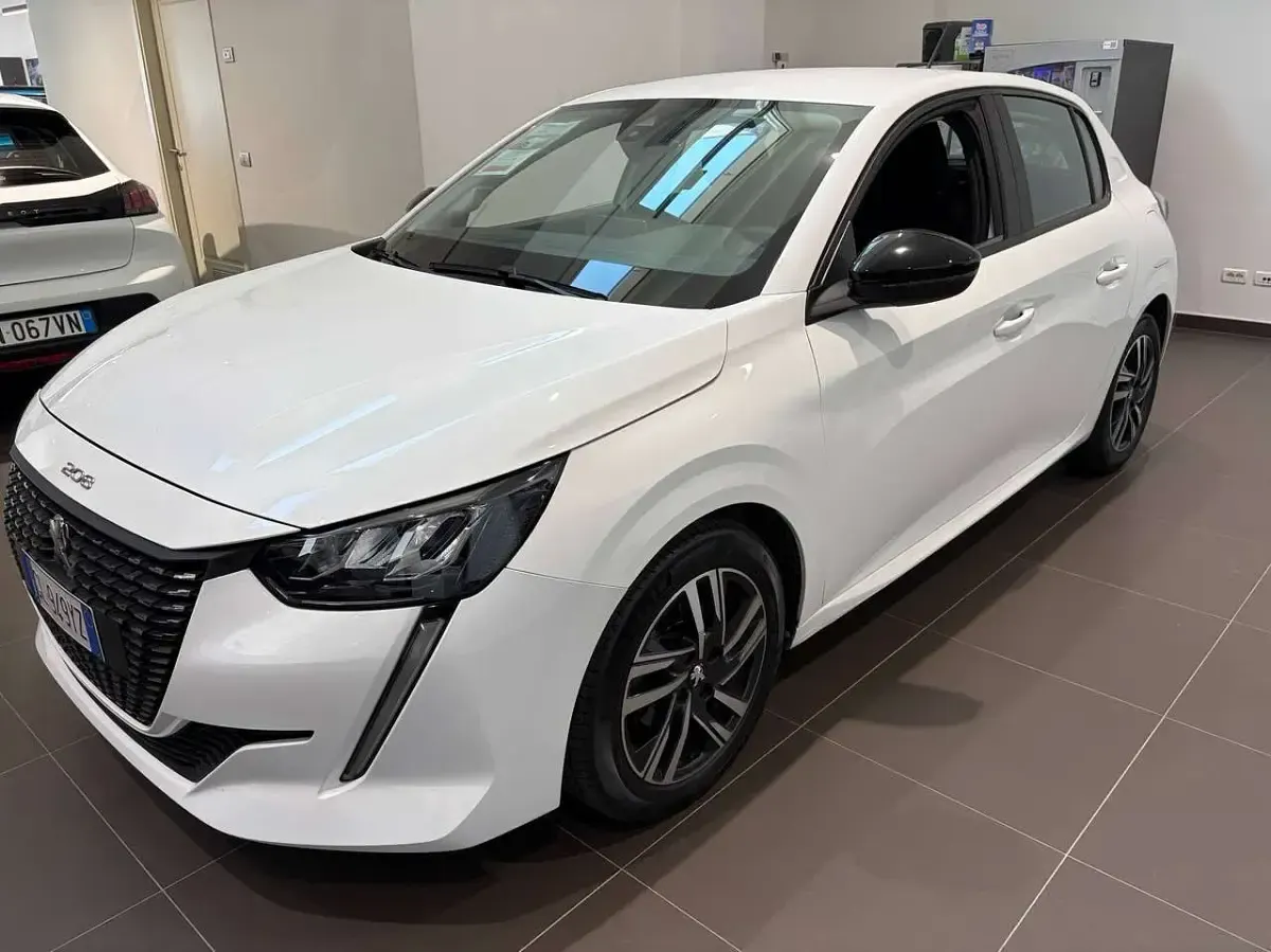 Usata Peugeot 208 Active 75 CV (55 kW) 2023 Bianco banchisa Utilitaria