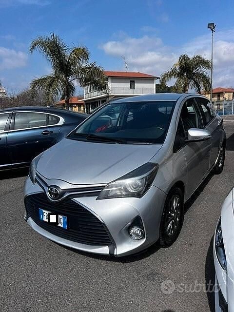 Usata Toyota Yaris Lounge 2016 Grigio Berlina