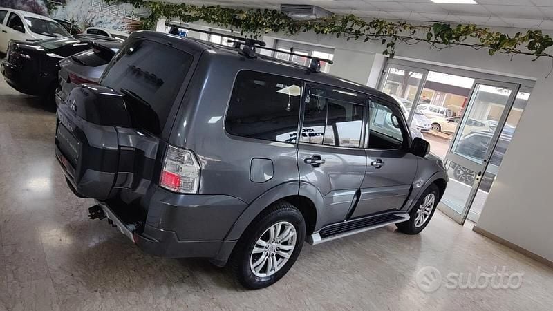 Usata Mitsubishi Pajero Intense 200 CV (147 kW) 2015 Grigio SUV