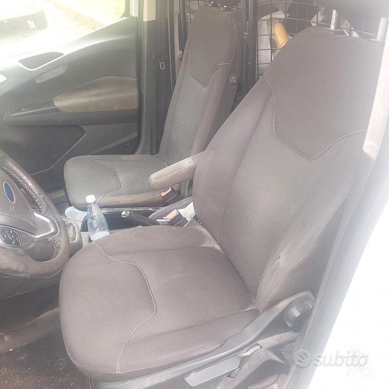 Usata Ford Courier 75 CV (55 kW) 2015 Monovolume