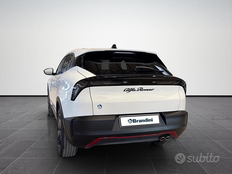 Usata Alfa Romeo Junior Edizione Speciale 136 CV (100 kW) 2025 Alpine white SUV