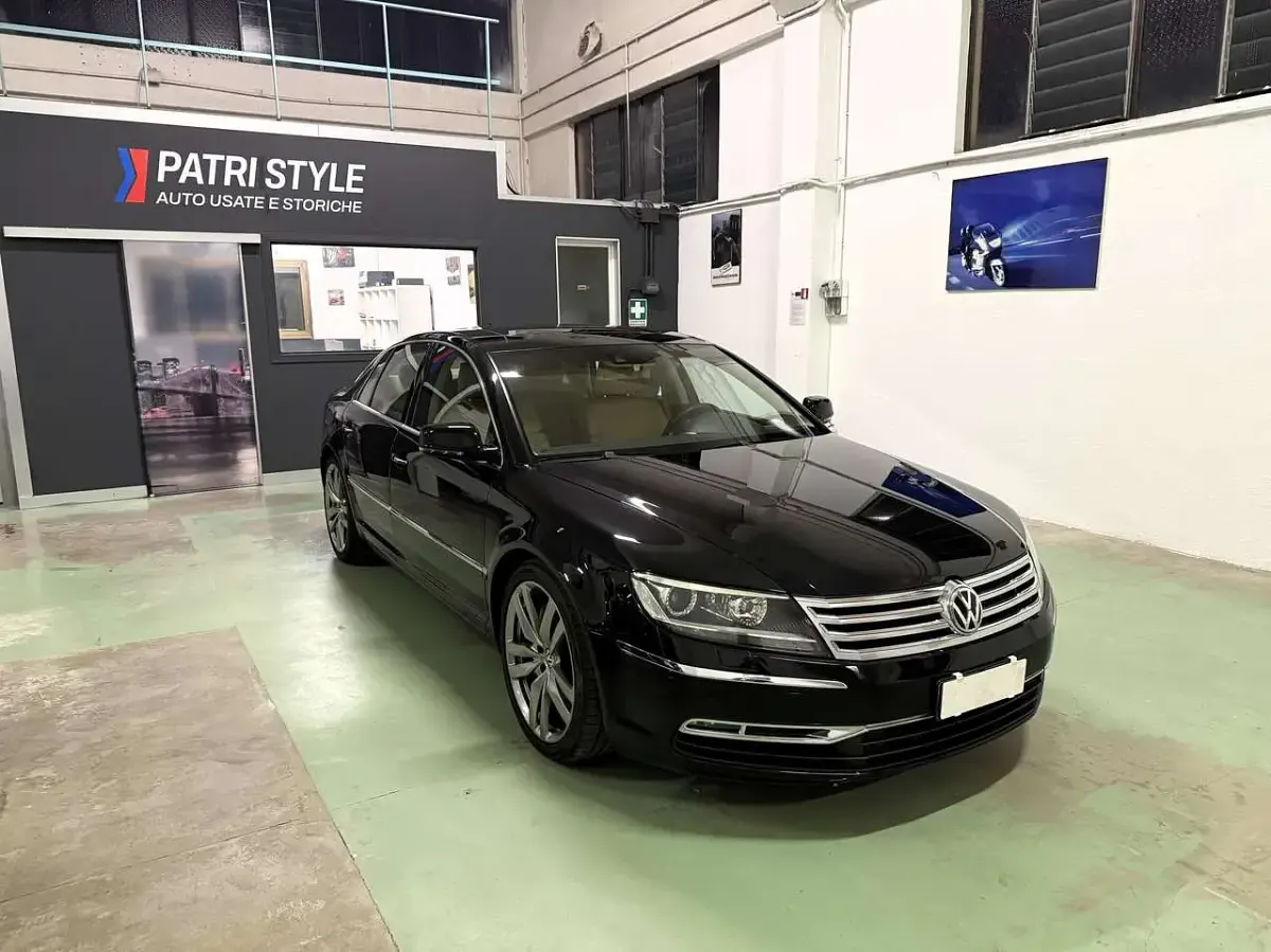 Begagnad VW Phaeton 238 HK (175 kW) 2011 Svart Sedan