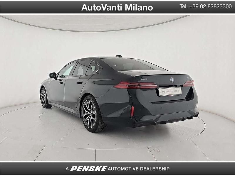 Usata BMW 520 M Sport 197 CV (144 kW) 2024 Nero Utilitaria
