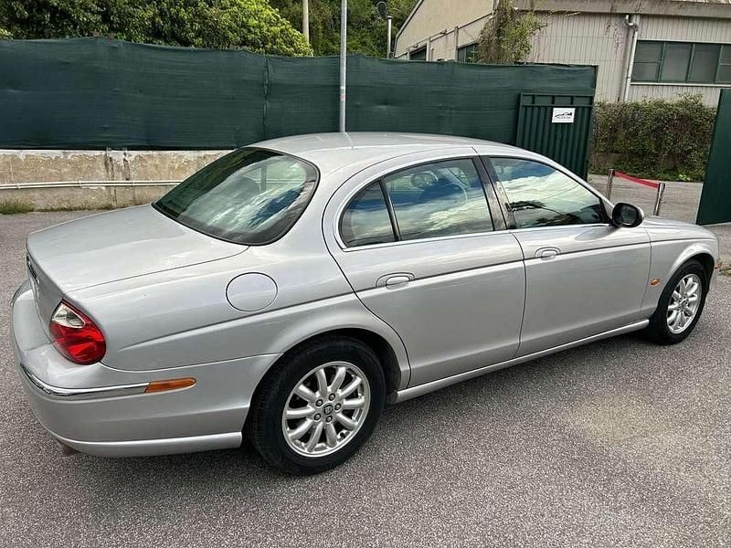 Usata Jaguar S-Type Executive 200 CV (147 kW) 2002 Argento Berlina