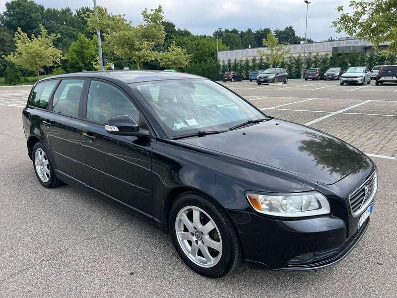 Usata Volvo V50 114 CV (83 kW) 2010 Nero Station wagon