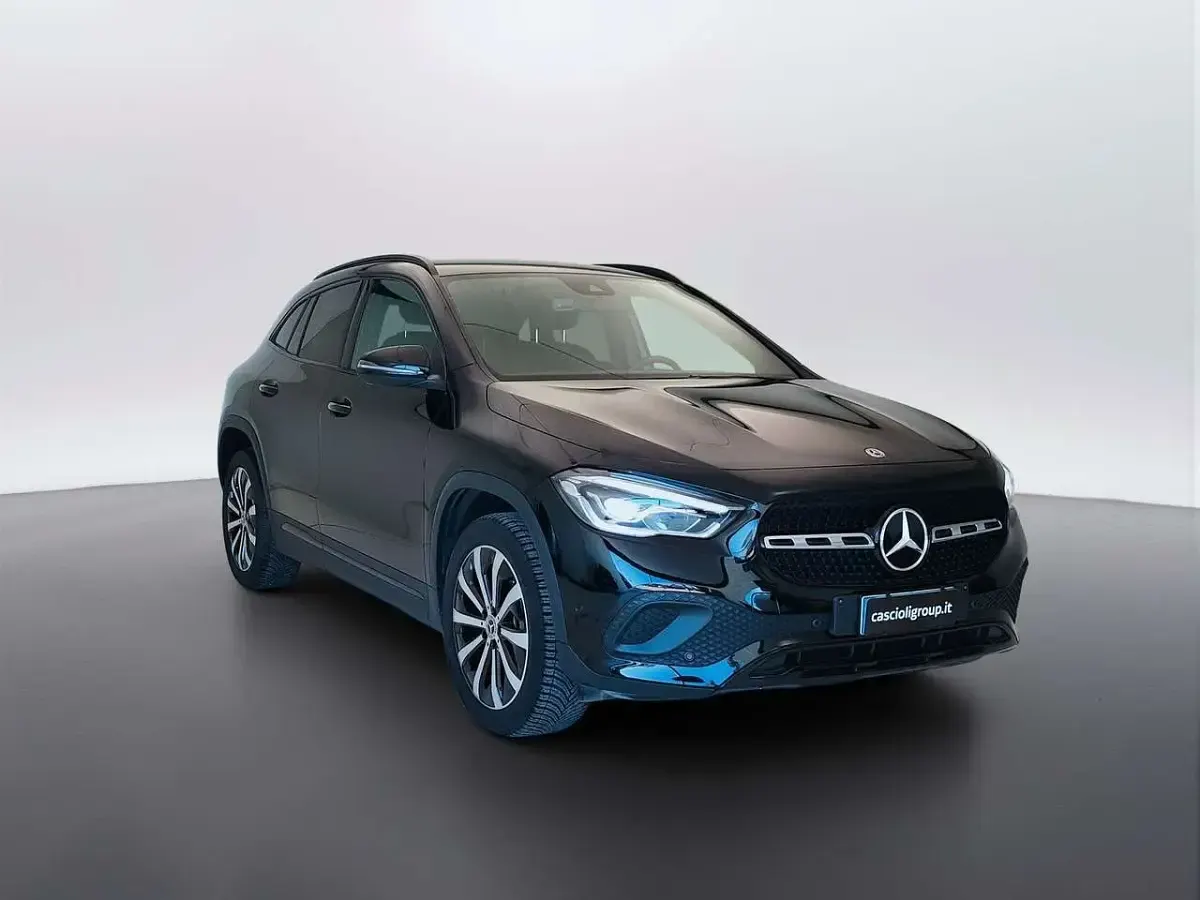 Usata Mercedes GLA200 150 CV (110 kW) 2020 Nero SUV
