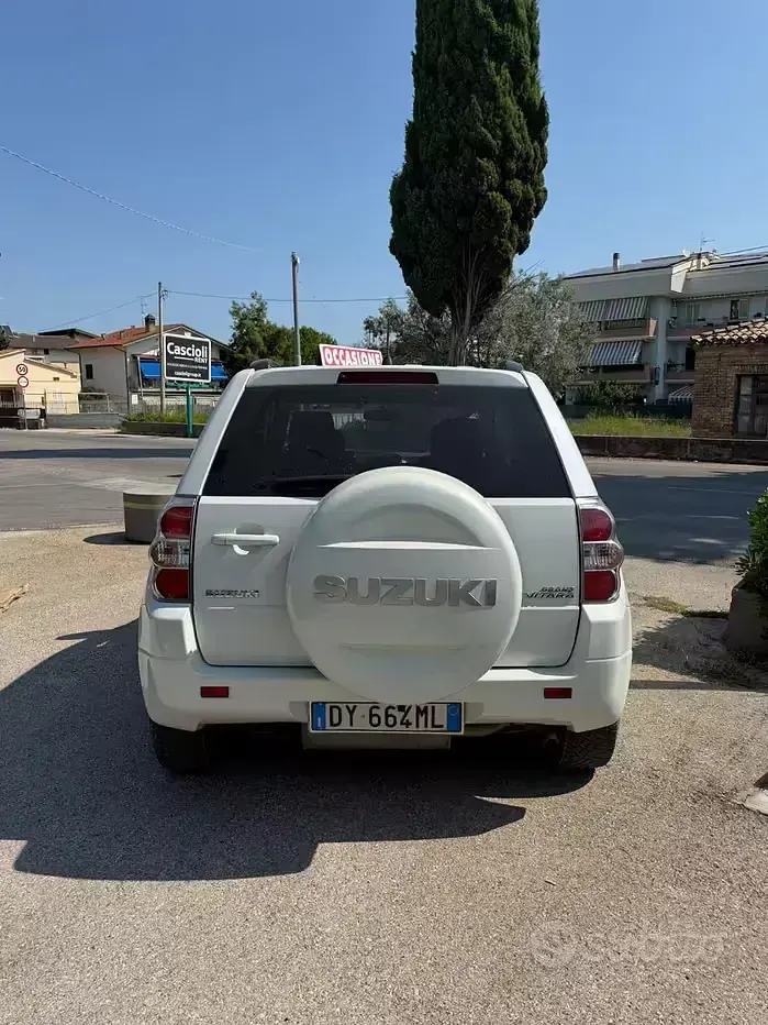 Usata Suzuki Vitara 129 CV (94 kW) 2009 Bianco SUV