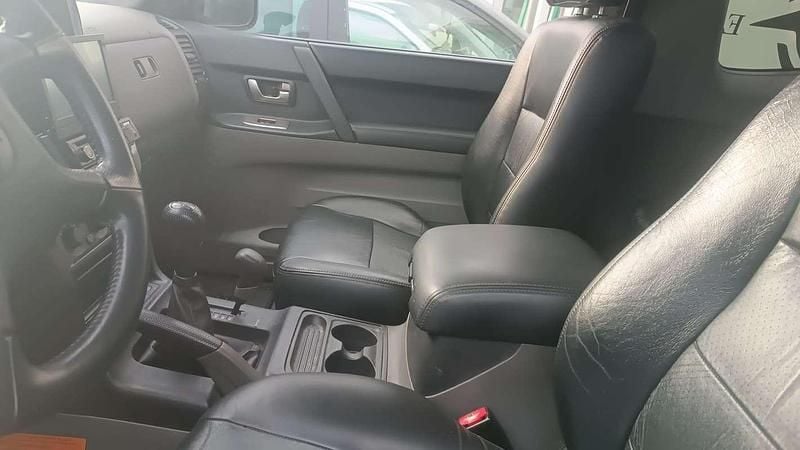 Usata Mitsubishi Pajero 99 CV (72 kW) 2001 Argento SUV