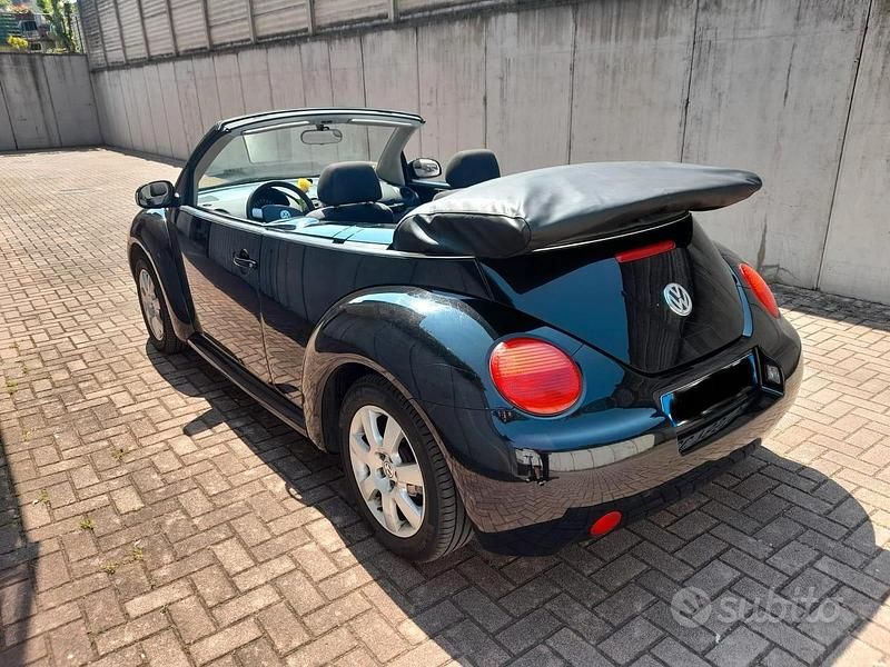 Begagnad VW New Beetle 75 HK (55 kW) 2003 Svart Halvkombi