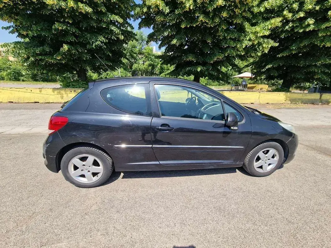 Usata Peugeot 207 Urban Move 73 CV (53 kW) 2009 Nero Berlina