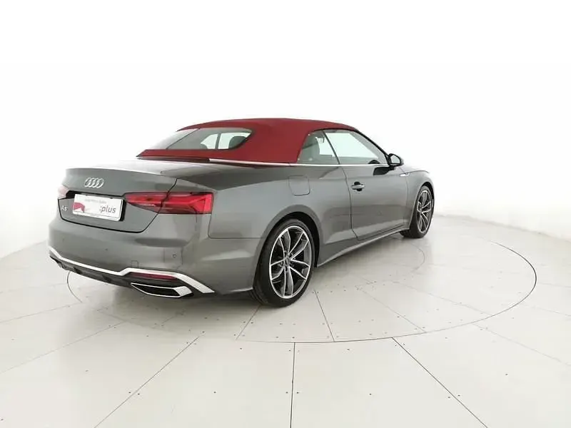 Usata Audi A5 Cabriolet S-Line 163 CV (119 kW) 2024 Grigio daytona perla Cabrio