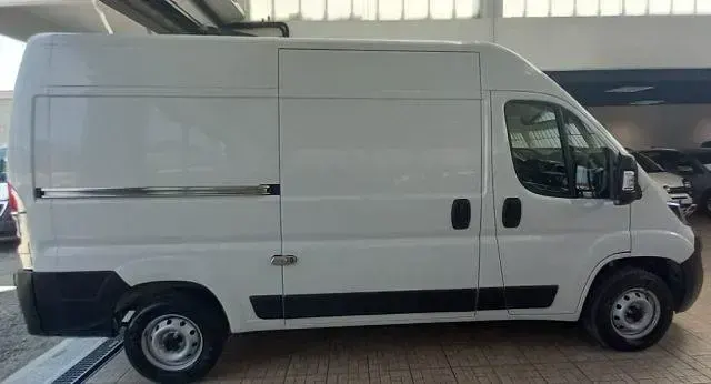 Usata Fiat Ducato 33 140 CV (102 kW) 2023 Bianco Furgone
