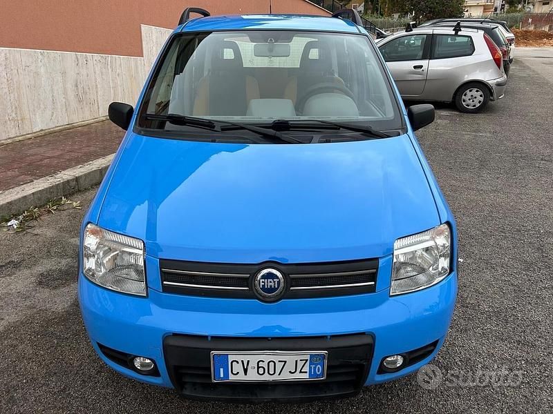 Usata Fiat Panda 4x4 Climbing 59 CV (43 kW) 2005 Blu Utilitaria
