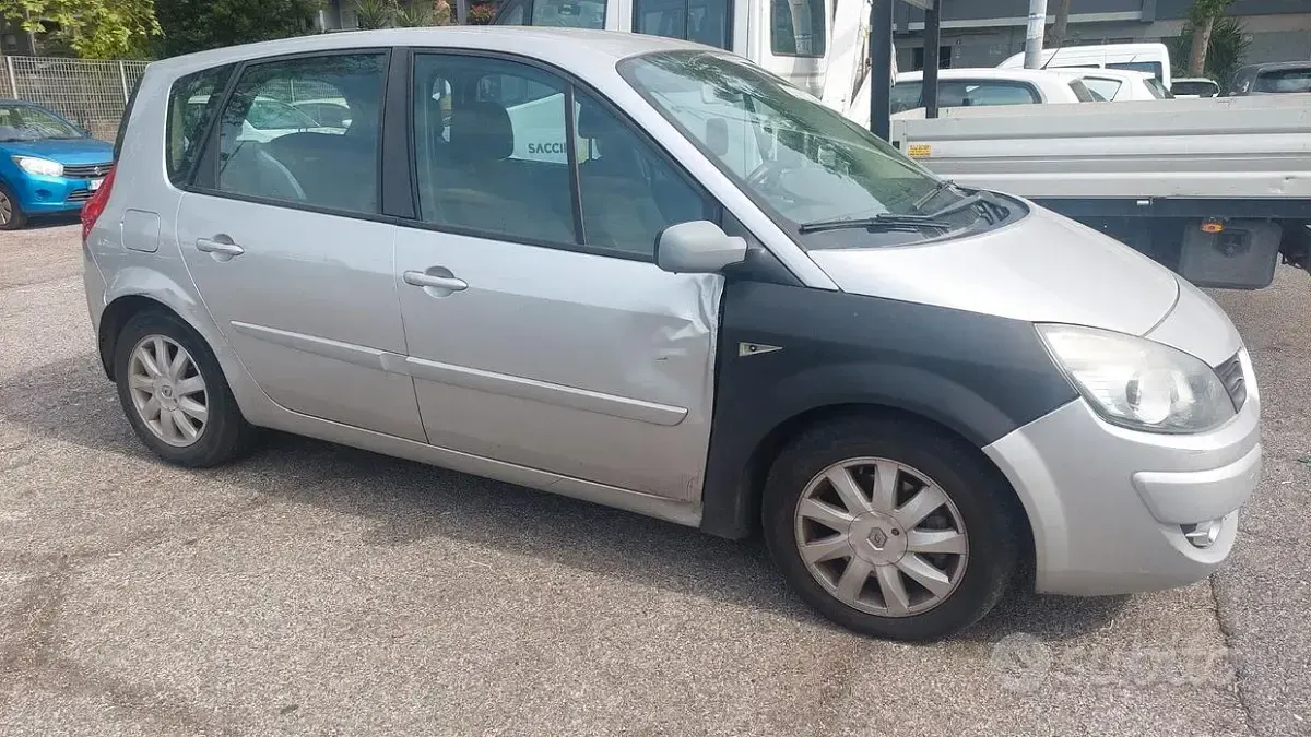 Usata Renault Scenic E-Tech 130 CV (95 kW) 2007 Grigio Monovolume