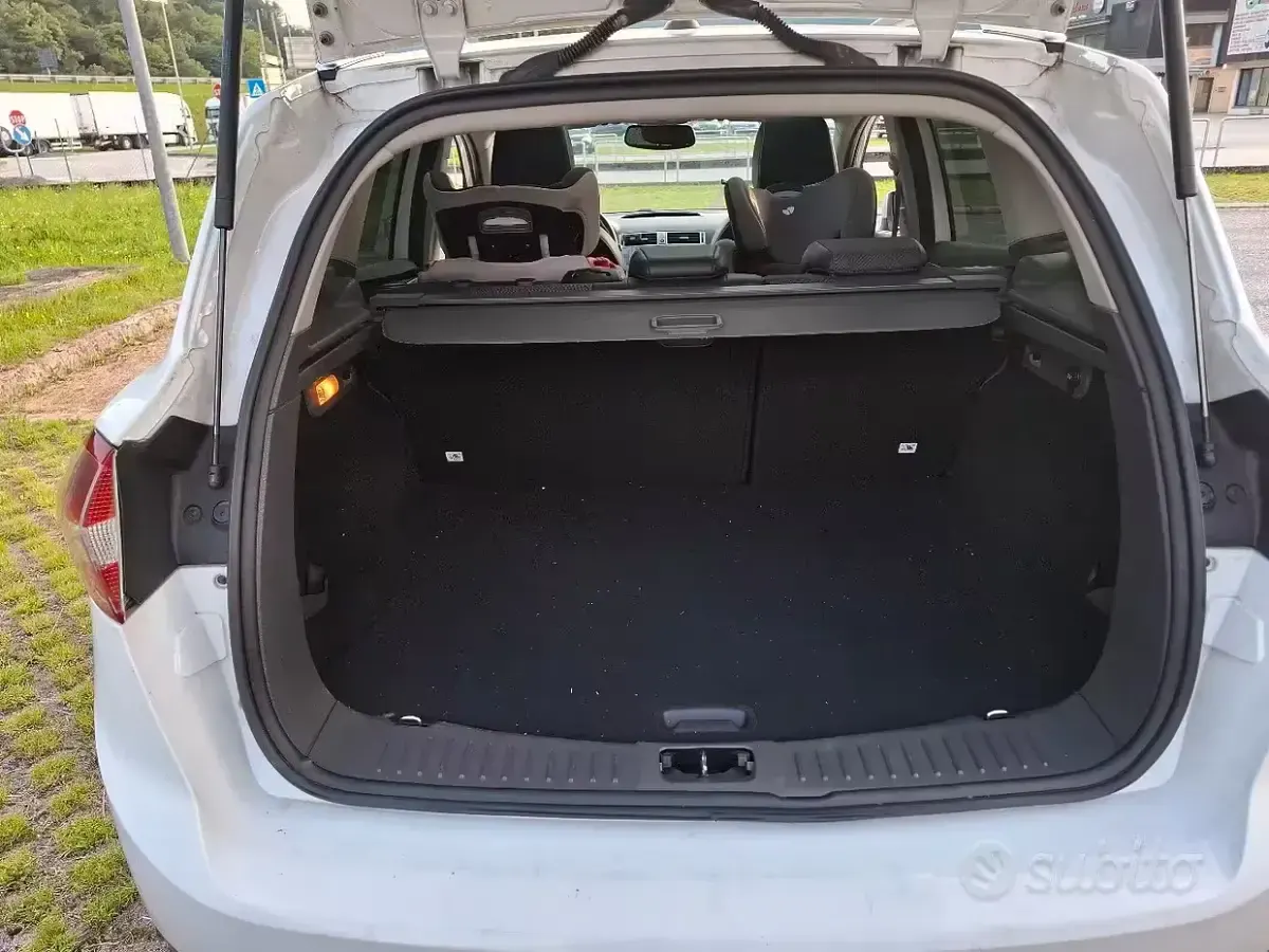Usata Ford Kuga Titanium 136 CV (100 kW) 2009 Bianco SUV