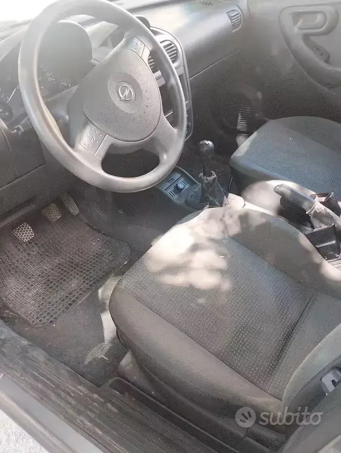 Usata Opel Corsa 58 CV (42 kW) 2003 Grigio Utilitaria
