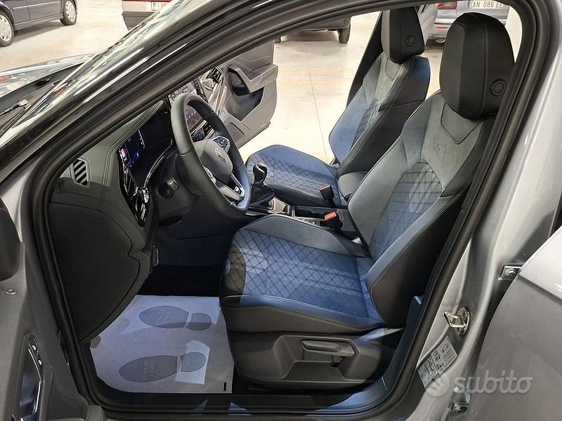 Nuova VW T-Roc R-line Plus 116 CV (85 kW) 2025 Grigio SUV