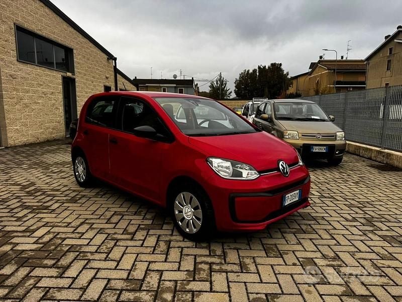 Usata VW up! move up! 60 CV (44 kW) 2018 Rosso Utilitaria