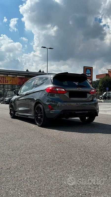 Usata Ford Fiesta ST 200 CV (147 kW) 2021 Grigio Utilitaria