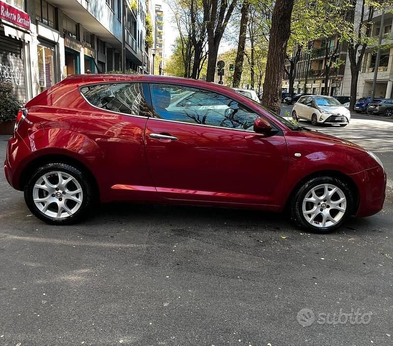 Usata Alfa Romeo MiTo Progression 105 CV (77 kW) 2011 Rosso Utilitaria